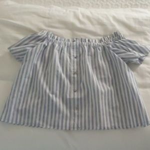 Shoulder striped top